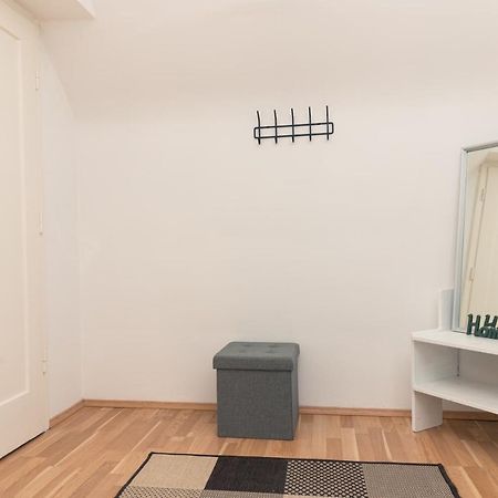 Milky Way Top Floor 2-Bedroom Apartment Air Condition Wenen Buitenkant foto