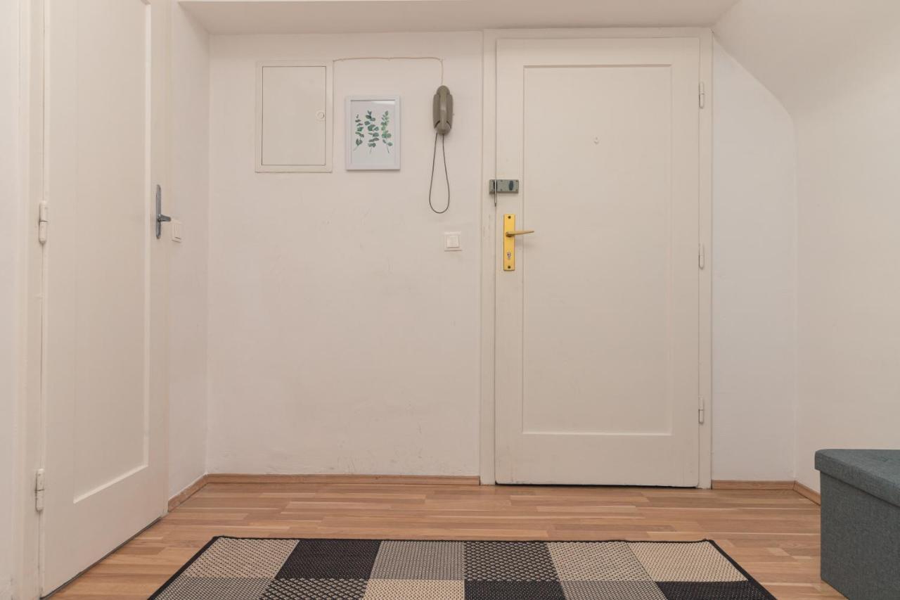 Milky Way Top Floor 2-Bedroom Apartment Air Condition Wenen Buitenkant foto