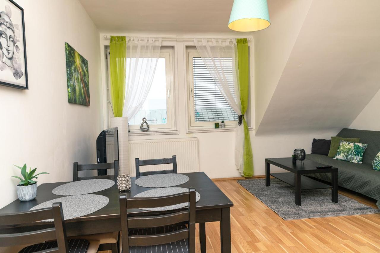 Milky Way Top Floor 2-Bedroom Apartment Air Condition Wenen Buitenkant foto