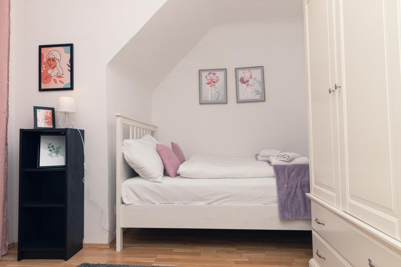 Milky Way Top Floor 2-Bedroom Apartment Air Condition Wenen Buitenkant foto