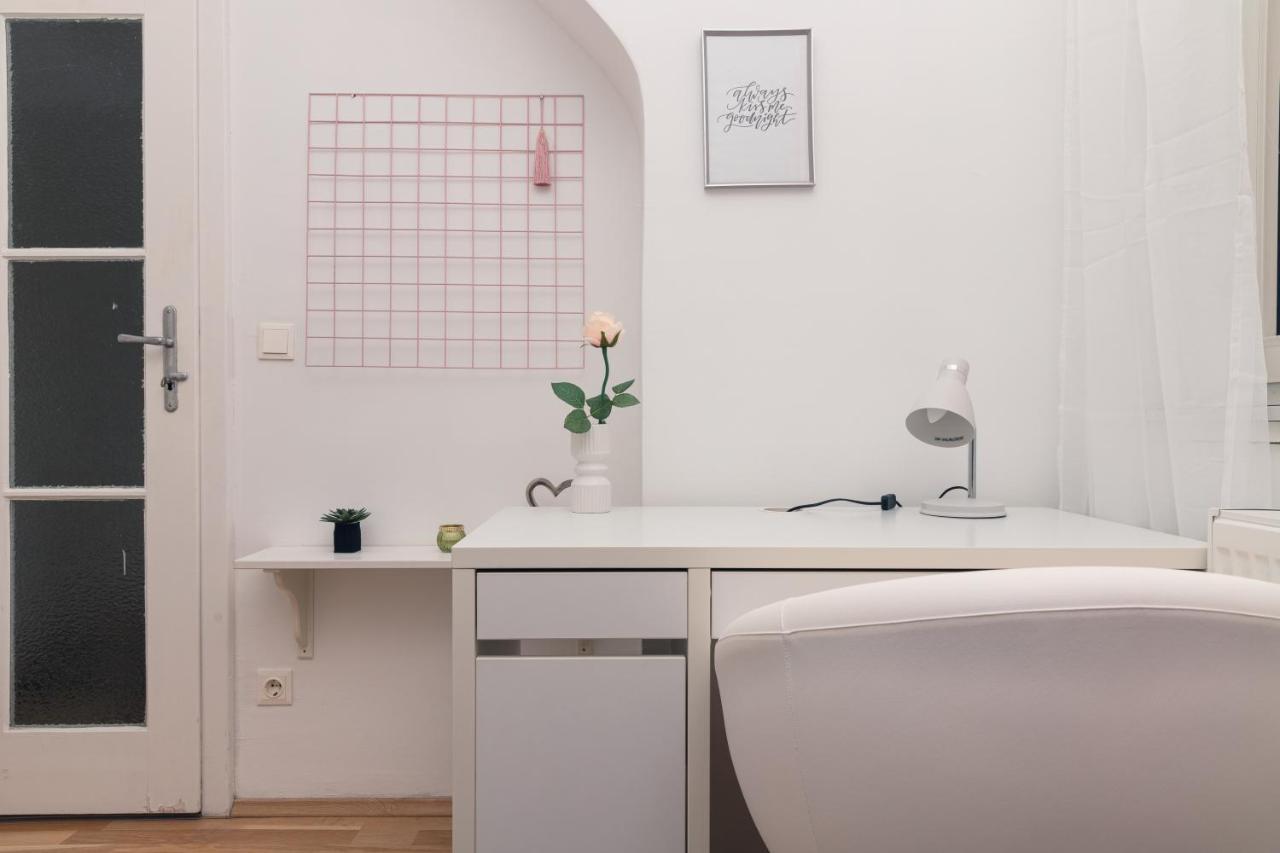 Milky Way Top Floor 2-Bedroom Apartment Air Condition Wenen Buitenkant foto