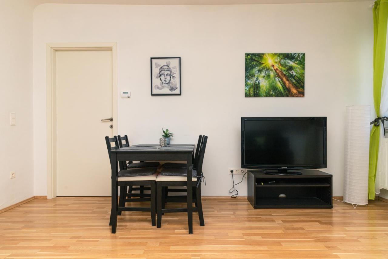 Milky Way Top Floor 2-Bedroom Apartment Air Condition Wenen Buitenkant foto