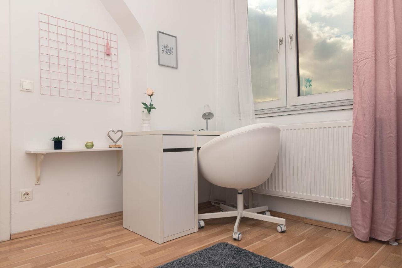Milky Way Top Floor 2-Bedroom Apartment Air Condition Wenen Buitenkant foto